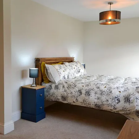 Holiday home Loyal Cerise