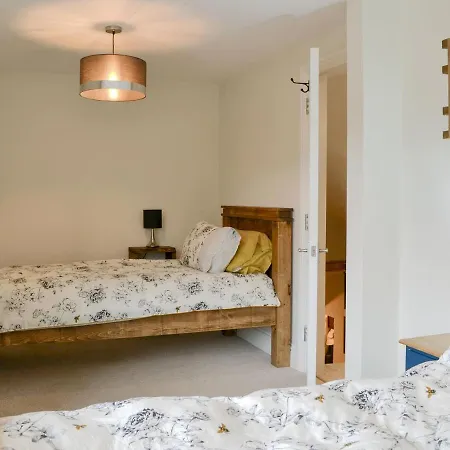 Holiday home Loyal Cerise *